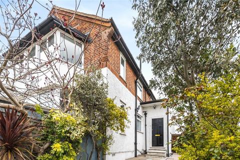 4 Meadow Close, Chislehurst, BR7 6JB