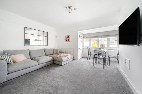 4 Meadow Close, Chislehurst, BR7 6JB