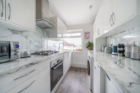 4 Meadow Close, Chislehurst, BR7 6JB