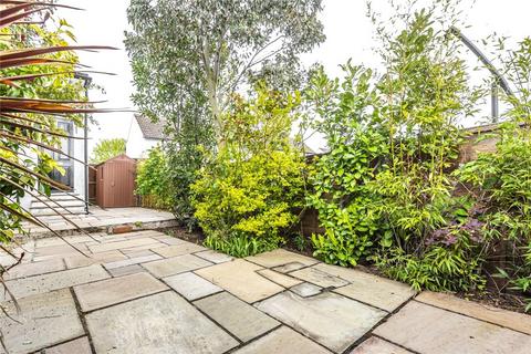 4 Meadow Close, Chislehurst, BR7 6JB