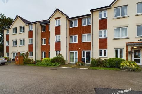 1 bedroom flat for sale, Pearl Court, Croft Road, Aylesbury, Buckinghamshire