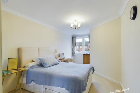 1 bedroom flat for sale, Pearl Court, Croft Road, Aylesbury, Buckinghamshire