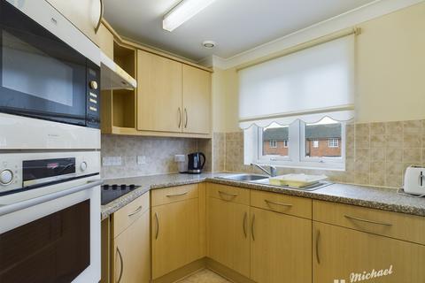 1 bedroom flat for sale, Pearl Court, Croft Road, Aylesbury, Buckinghamshire