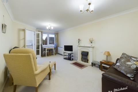 1 bedroom flat for sale, Pearl Court, Croft Road, Aylesbury, Buckinghamshire