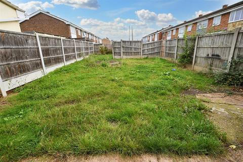 3 bedroom end of terrace house for sale, Canvey Island SS8