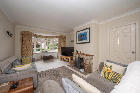 8 Brook End Drive, Henley-in-arden, B95 5JA