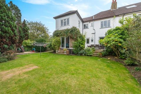 17 Daerwood Close, Bromley, BR2 8NU