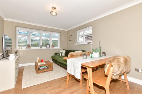 71 Stonehall Road, Lydden, Dover, CT15 7LA