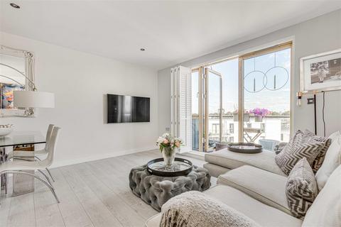 2 bedroom flat for sale, Dairy Close, London SW6