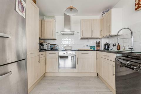 2 bedroom flat for sale, Dairy Close, London SW6