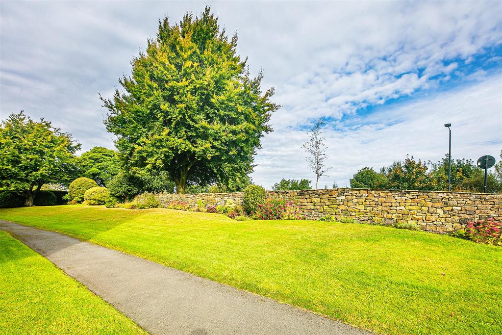 Front communal garden
