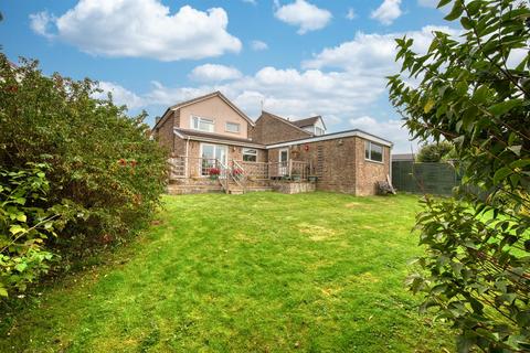 3 bedroom detached house for sale, Gritstone Road, Matlock