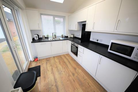 1 bedroom in a house share to rent, Dolbery Road North, Poole,