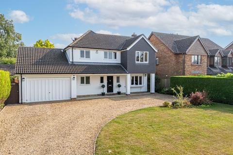 4 Avenue Road, Rushden, NN10 0SJ