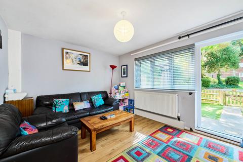 2 bedroom flat for sale, St. John's Avenue, London, SW15