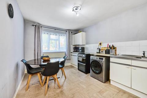 2 bedroom flat for sale, St. John's Avenue, London, SW15