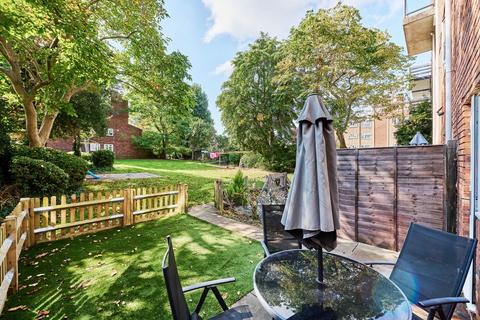 2 bedroom flat for sale, St. John's Avenue, London, SW15