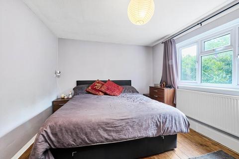 2 bedroom flat for sale, St. John's Avenue, London, SW15