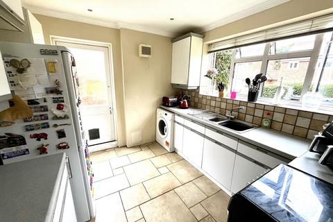 59 Reynolds Avenue, Chessington, KT9 2LQ