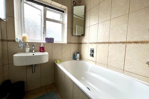 59 Reynolds Avenue, Chessington, KT9 2LQ
