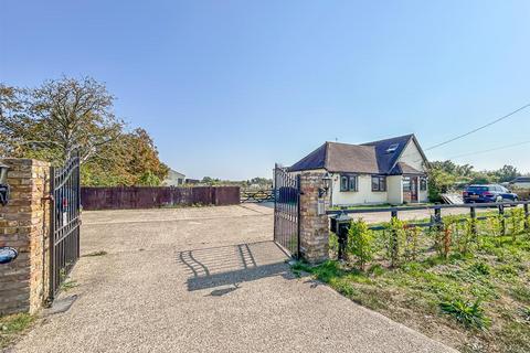 7 bedroom detached bungalow for sale, Pudsey Hall Lane, Rochford SS4