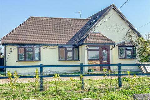 7 bedroom detached bungalow for sale, Pudsey Hall Lane, Rochford SS4