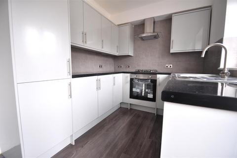 3 bedroom end of terrace house to rent, Belmont Road, Erith DA8