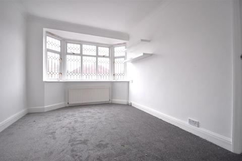 3 bedroom end of terrace house to rent, Belmont Road, Erith DA8