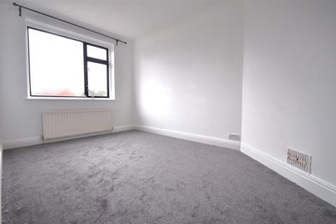 3 bedroom end of terrace house to rent, Belmont Road, Erith DA8