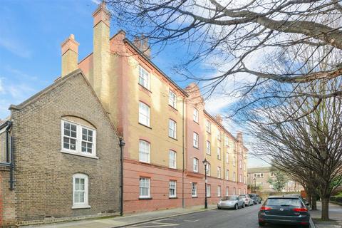 2 bedroom flat for sale, Shepton House, Welwyn Street, London