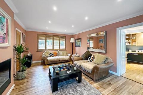 4 bedroom detached house for sale, Dobb Hedge Close, Hale Barns