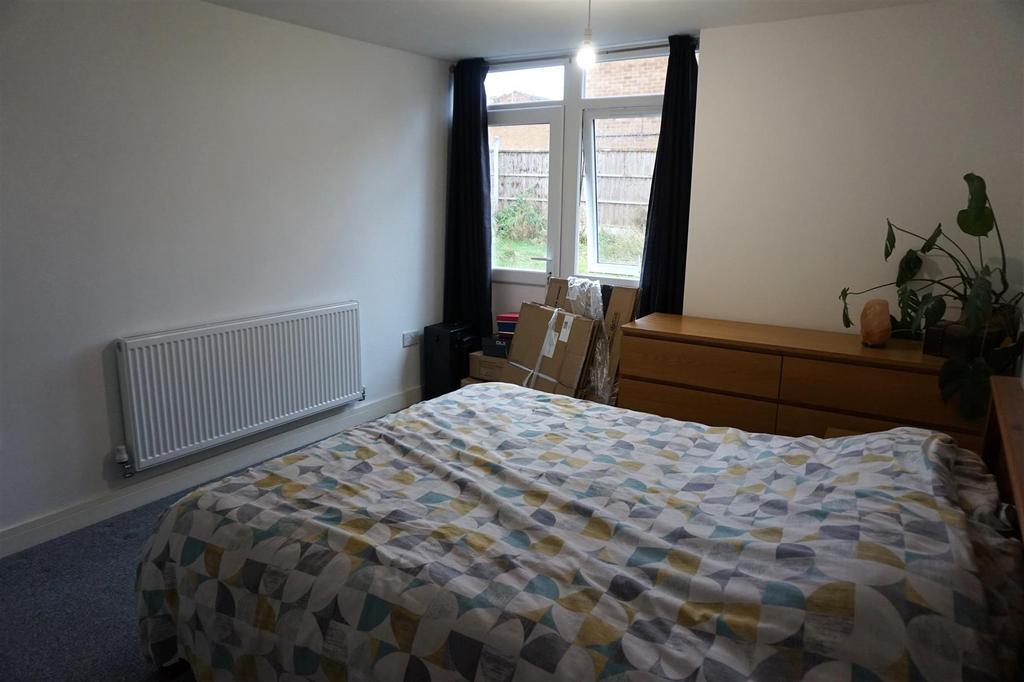 Brinklow Close, Redditch 1 bed to rent £750 pcm (£173 pw)
