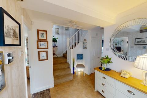 30 Tollgate Close, Northampton, NN2 6RP