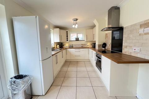 11 Derwent Drive, Aberdare, CF44 0LN
