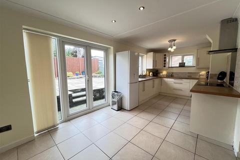11 Derwent Drive, Aberdare, CF44 0LN