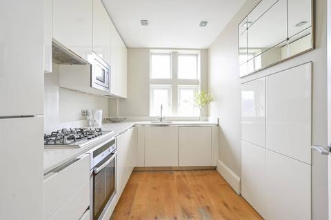 3 bedroom flat for sale, Hazelbourne Road,, Clapham South, London, SW12