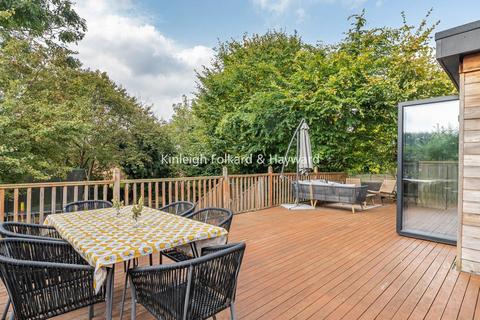 183 White Horse Hill, Chislehurst, BR7 6DH