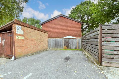 1 bedroom ground floor flat for sale, Conifer Gardens, Sutton, Surrey