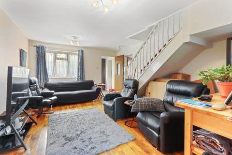 3 bedroom end of terrace house for sale, Hornbeams Rise, London