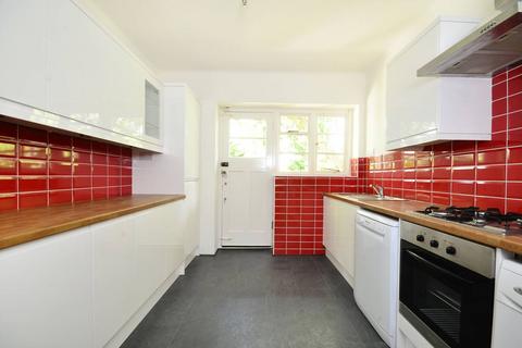 3 bedroom flat to rent, Roehampton Close, Roehampton, London, SW15