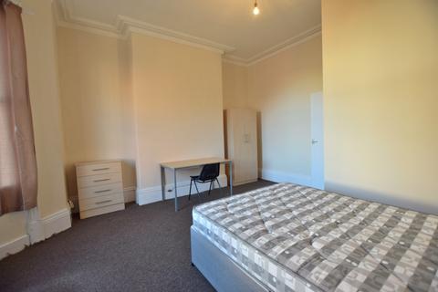 2 bedroom flat to rent, Cartington Terrace, Newcastle upon tyne NE6