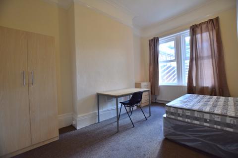 2 bedroom flat to rent, Cartington Terrace, Newcastle upon tyne NE6