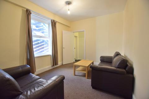 2 bedroom flat to rent, Cartington Terrace, Newcastle upon tyne NE6