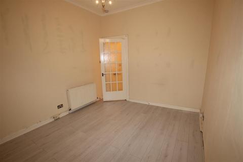 2 bedroom flat to rent, Dempster Street, Greenock PA15