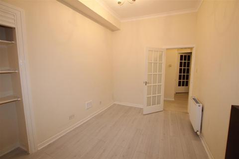 2 bedroom flat to rent, Dempster Street, Greenock PA15