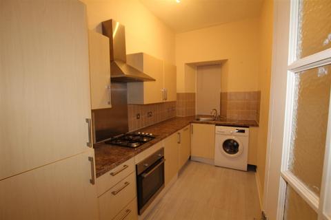 2 bedroom flat to rent, Dempster Street, Greenock PA15