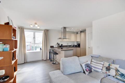 2 bedroom apartment for sale, Hindmarsh Crescent, Northfleet, Gravesend, Kent, DA11