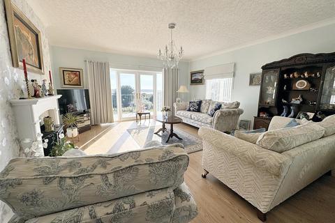 82 Ferry Road, Kidwelly, SA17 5EQ