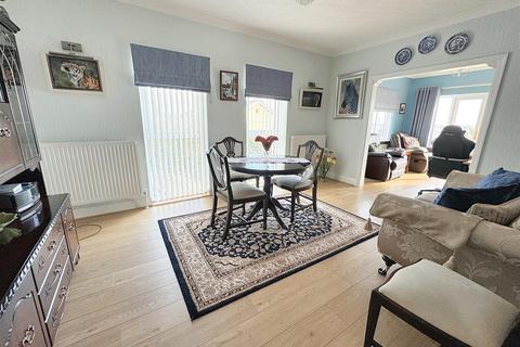 82 Ferry Road, Kidwelly, SA17 5EQ