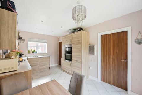 46 Croft Close, Two Gates, Tamworth, B77 1BF